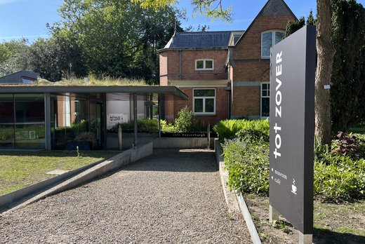Perskit - Museumgebouw, café en logo's