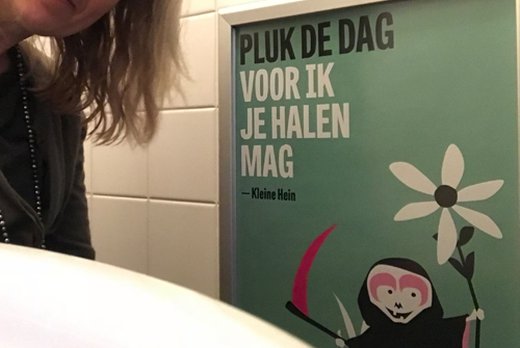Kleine Hein in het toilet
