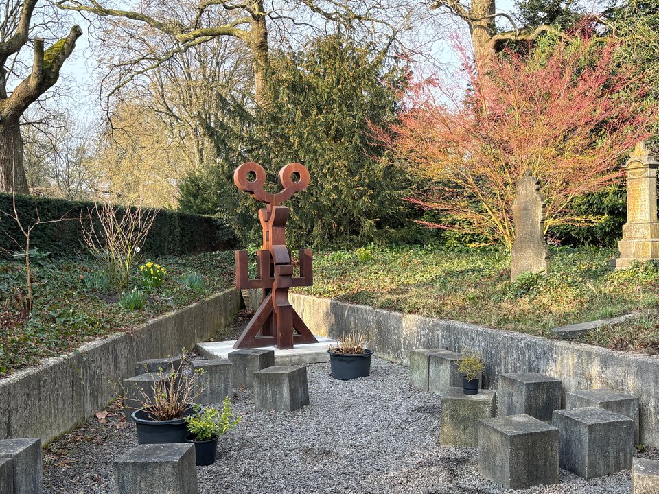 NIEUW KUNSTWERK IN MUSEUMTUIN