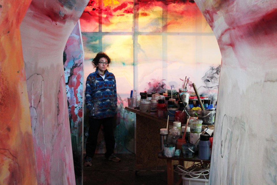 Sarah Grothus in haar atelier