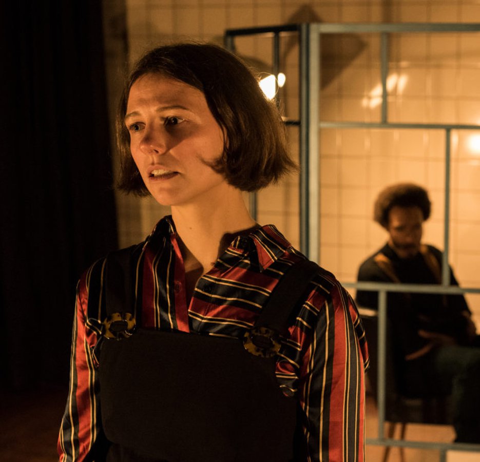Theaterstuk ‘Het Gesprek – De Beauvoir en Sartre en het einde’. Beeld: Sanne Rosbag