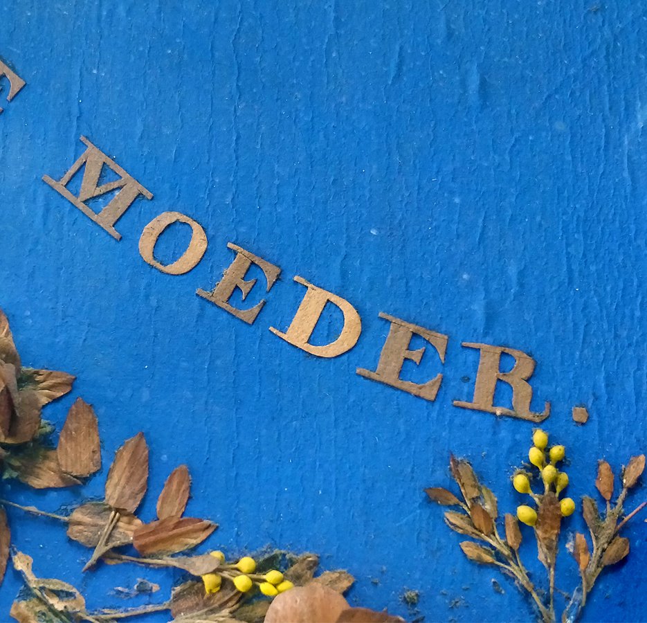 Anoniem, detail van Herinneringswerk voor Aaltje van Putten (1794-1873), papierknipwerk met portret, 53x40x4 cm (collectie Museum Tot Zover, Amsterdam, aankoop 2020).